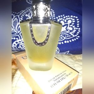 USHER Eau De Parfum Spray (For women)